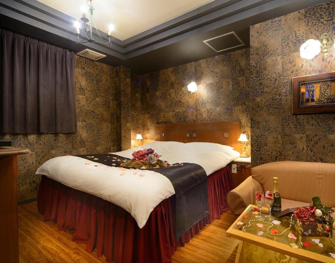 ラブホテル リトルチャペルクリスマス 梅田 (adults Only) 大阪市
